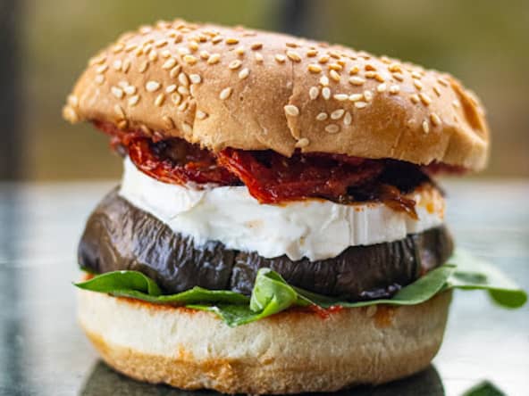 Burger végétarien à l'aubergine