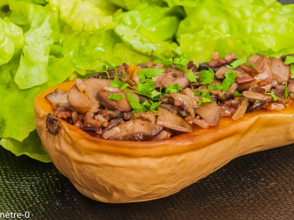 Butternut farcie au riz et aux cèpes ou champignons bruns