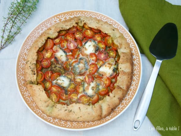 Tarte rustique aux tomates cerises et chèvre cendré au lait cru