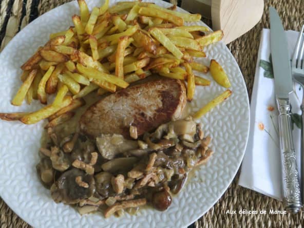 Médaillons de veau aux champignons et cancoillotte de Franche-Comté