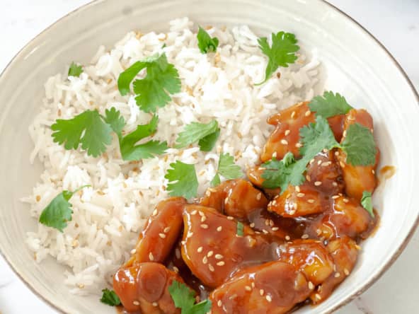 Poulet Teriyaki (sauce légèrement sucrée au soja et saké)