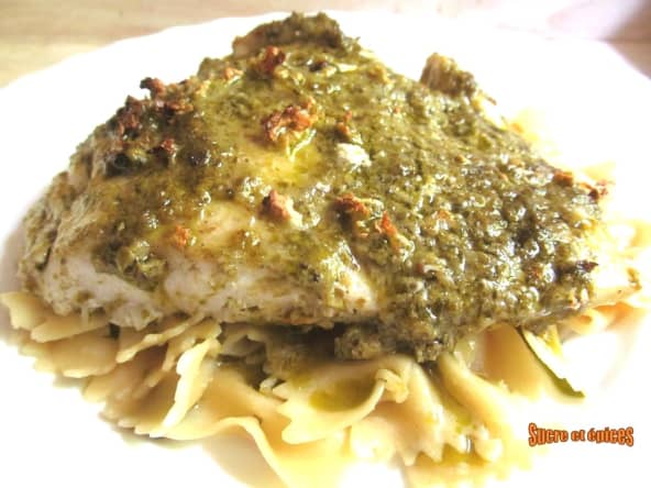 Filets de perche au pesto et à l'ail : un bon plat de poisson tout simple