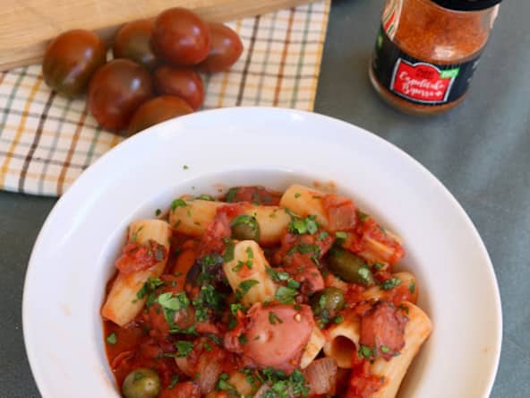 Pâtes, poulpe, et la sauce... à se lécher les doigts, même en public !