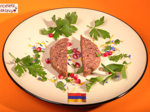 Pâté arménien végétarien aux haricots et aux noix