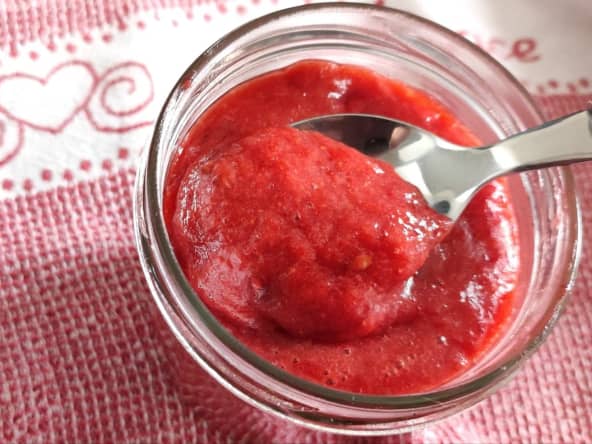 Fausse confiture de fraises allégée en sucre