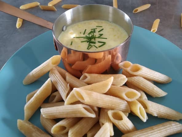 Pâtes crémeuses au fromage feta et aux poivrons grillés