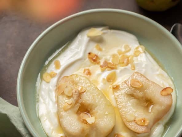 Poires rôties au miel et yaourt grec