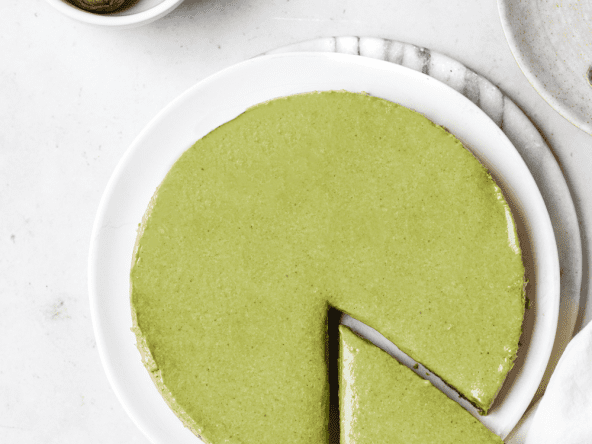 Gâteau vegan au thé matcha sans cuisson