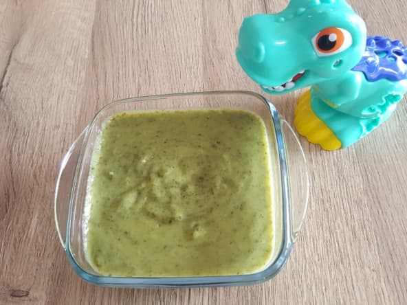 Petit pot roquette, basilic, chèvre, courgette et pommes de terre (bébé de 6 mois)