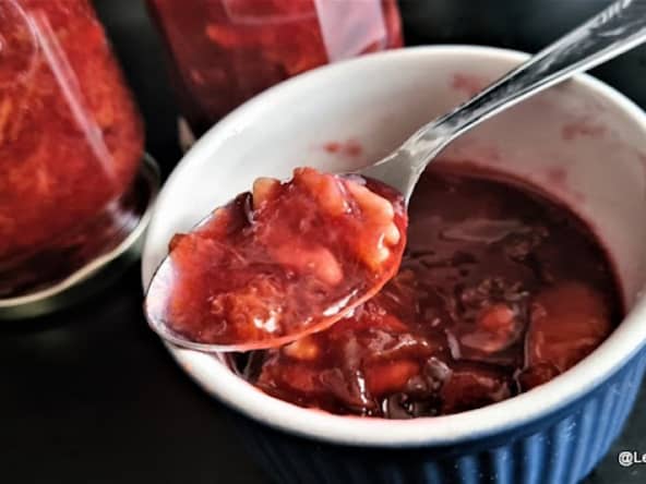 Confiture de prunes à la cannelle et aux noix, sans vrai sucre