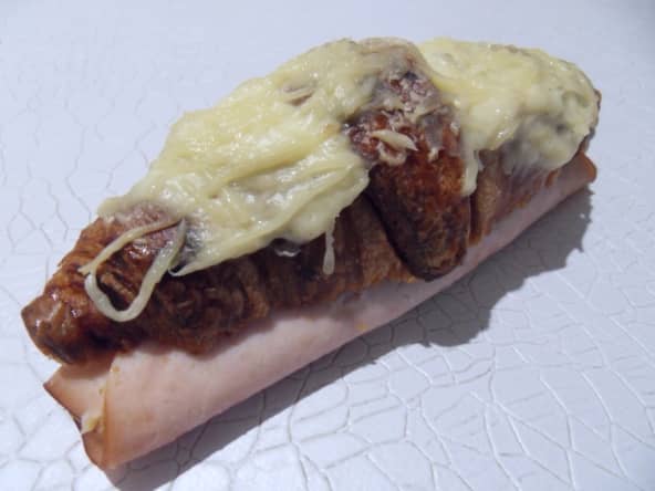 Délicieux croissant au poulet et au fromage au cake factory 