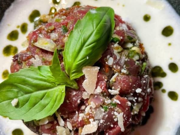 Tartare de boeuf à l’italienne et sa crème au parmesan