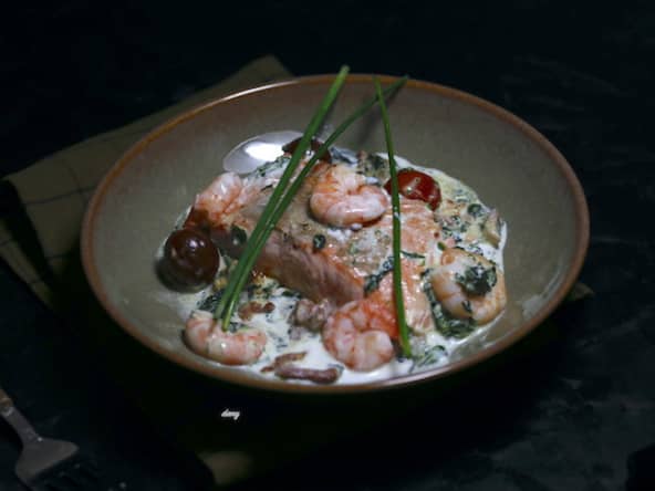 Saumon au lard crevettes et épinards : tellement rapide à préparer !
