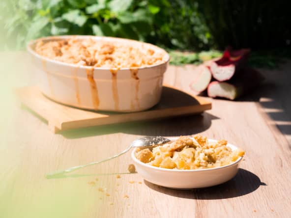 Crumble à la rhubarbe vegan, sans oeufs, sans lactose