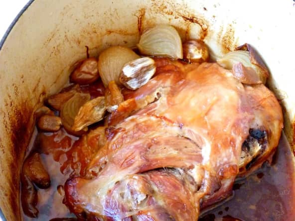 Epaule d'agneau confite à la bière et au miel