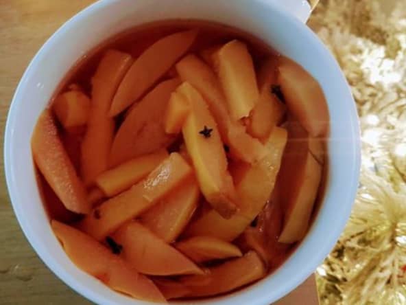 Coing confit aux clous de girofle à déguster frais