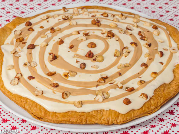 Feuilleté à la crème et noisettes