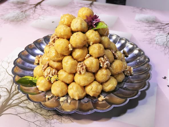 pièce montée de choux à la crème pour un anniversaire