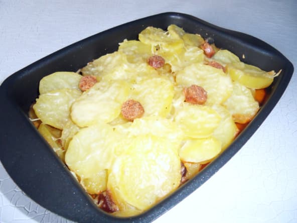 Gratin de pommes de terre aux merguez au Cake Factory de Tefal