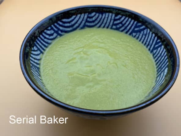 Soupe veloutée de chou vert et pois cassés