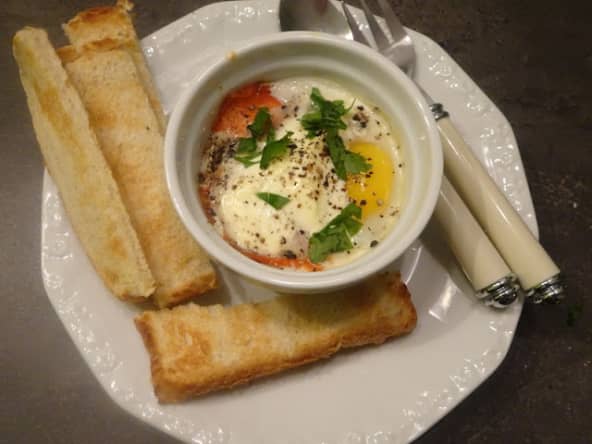 Oeuf cocotte au saumon fumé