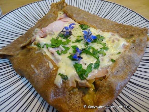 Galette sarrasin garnie aux champignons, poireau, jambon ou oeuf