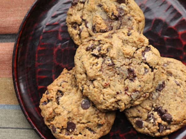 Cookies à la farine de sarrasin, chocolat et sirop de batterie (Siwo de batterie)