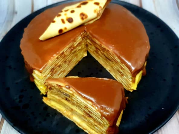 Gâteau de crêpes fruit de la passion et chocolat