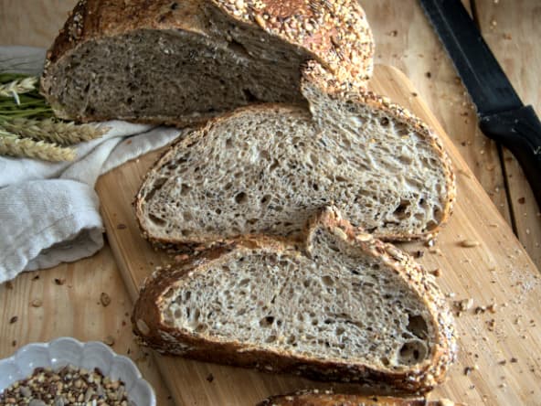 Comment préparer un pain à la farine complète et aux graines