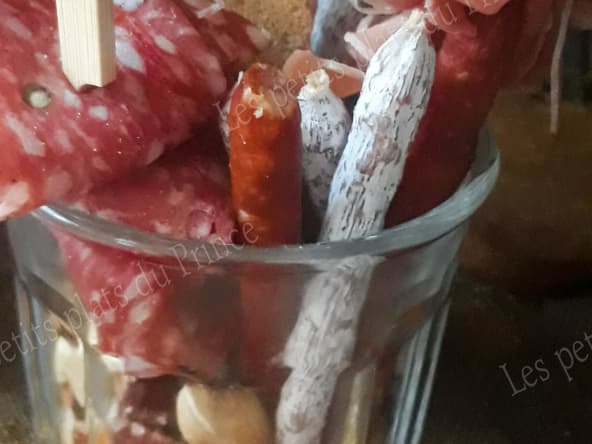 Avez-vous déjà testé la "Jarcuterie" ? Un assortiment de charcuteries présenté en bocaux.