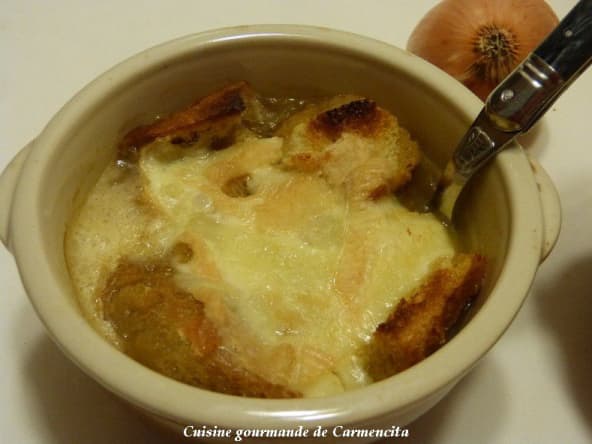 Soupe gratinée à l'oignon et au fromage Munster