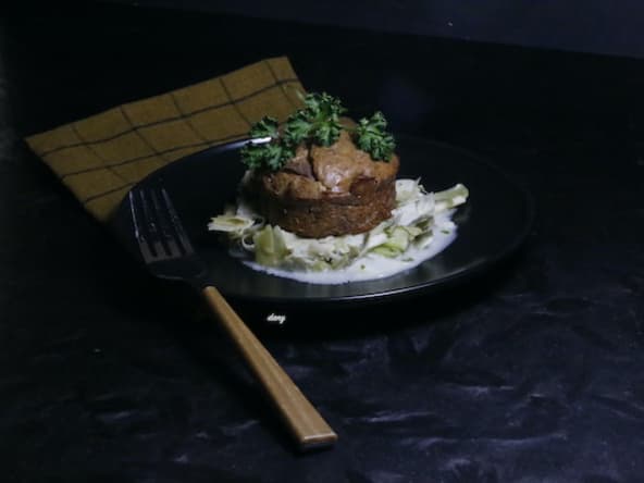 Gâteaux de foies de volaille et fondue de poireaux : une entrée simple et délicieuse