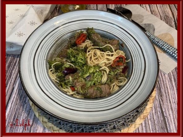 Wok complet de bœuf au brocoli et au piment