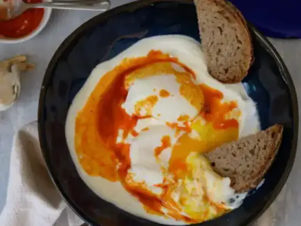 Cilbir : des oeufs pochés au yaourt