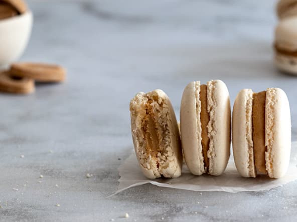 Macarons garni à la ganache au chocolat dulcey