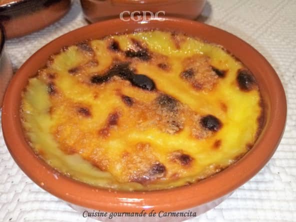 Crème catalane parfumée à l'orange et la cannelle