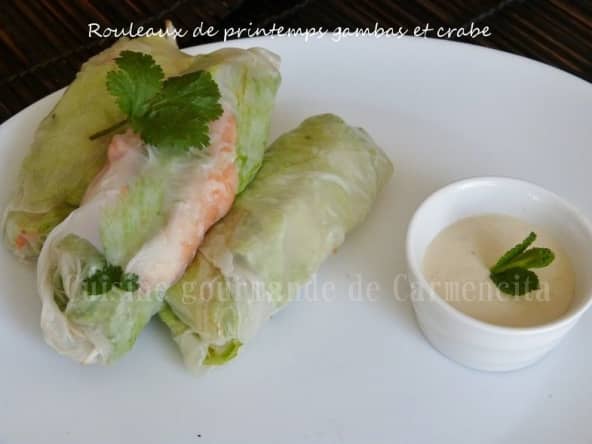 Rouleaux de printemps de feuilles de riz, gambas et crabe