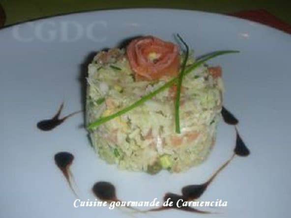 Timbale d'avocats au saumon fumé  et crabe
