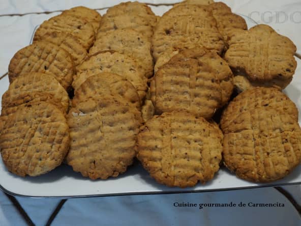 Biscuits sablés à croquer au miel et noisettes