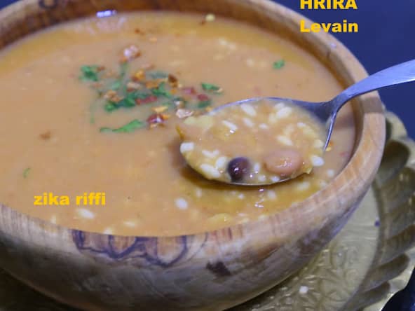 Harira à la nounkha au levain, viande hachée, langues d'oiseaux et fèves séchées