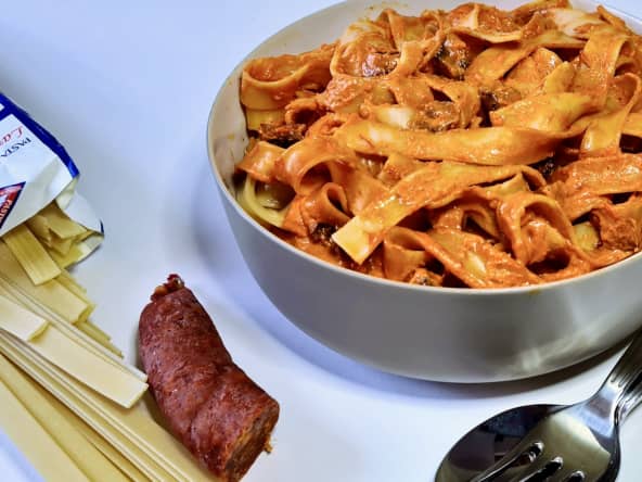 Pâtes pappardelle au chorizo et poivrons rouges