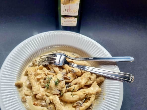 Émincés de poulet au vin blanc d'Arbois