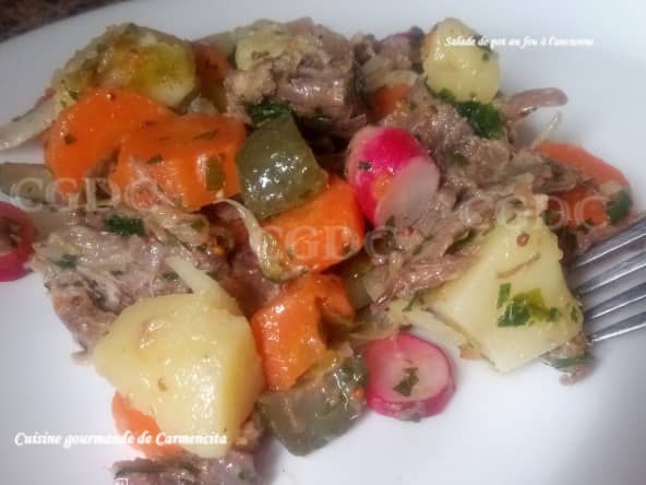 Salade avec des restes de pot-au-feu à l'ancienne