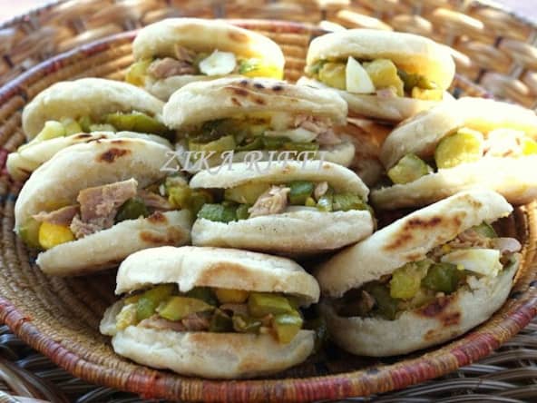 Des mini burgers avec des mini matlouh comme au fast-food 