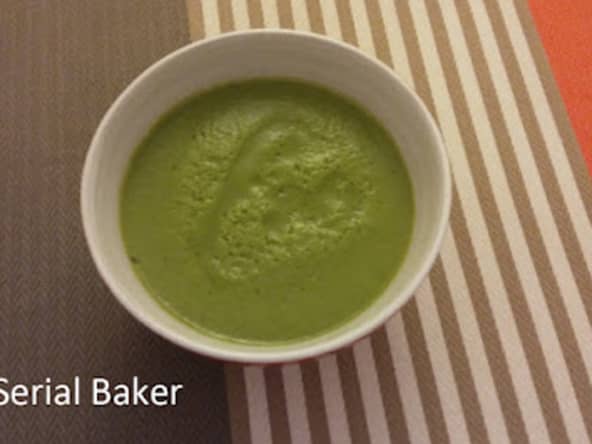 Soupe de courgette, petits pois et basilic top fraîcheur !