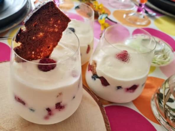 Variation de tiramisu au pain d'épices et aux framboises