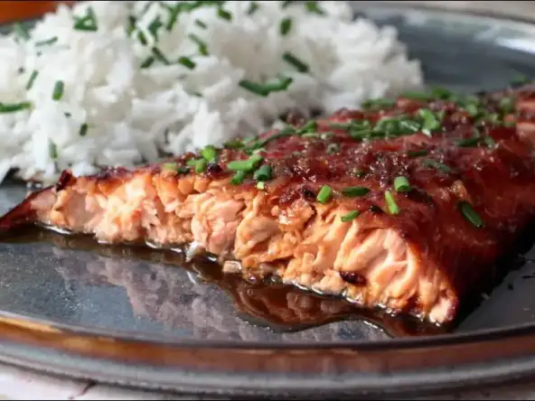 Saumon au miel et gingembre frais au four