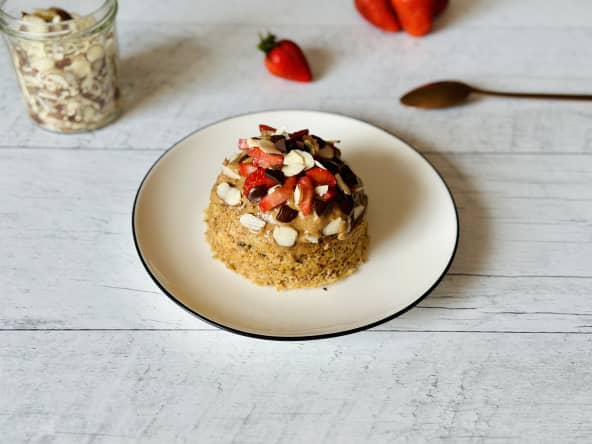 Bowl cake aux amandes, fraises et chocolat noir et 4 autres recettes