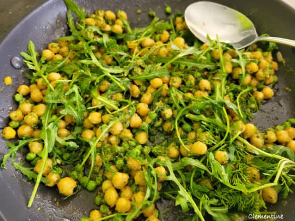 Pois chiches à la roquette et pesto maison d'ail des ours ou de basilic et roquette