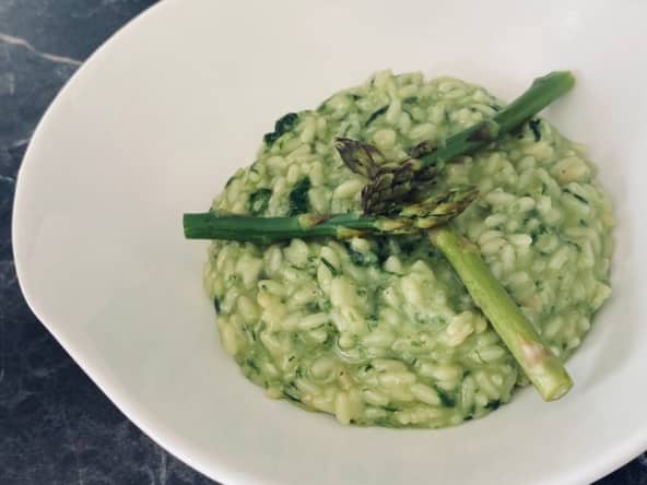 Risotto végétarien à l'ail des ours et asperges